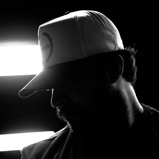CONVICTION FOUNDATION 5 PANEL HAT IN CREAM/BLACK
