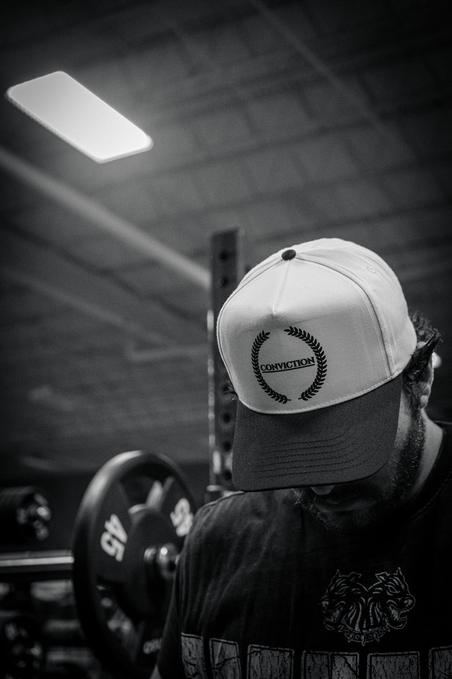 CONVICTION FOUNDATION 5 PANEL HAT IN CREAM/BLACK