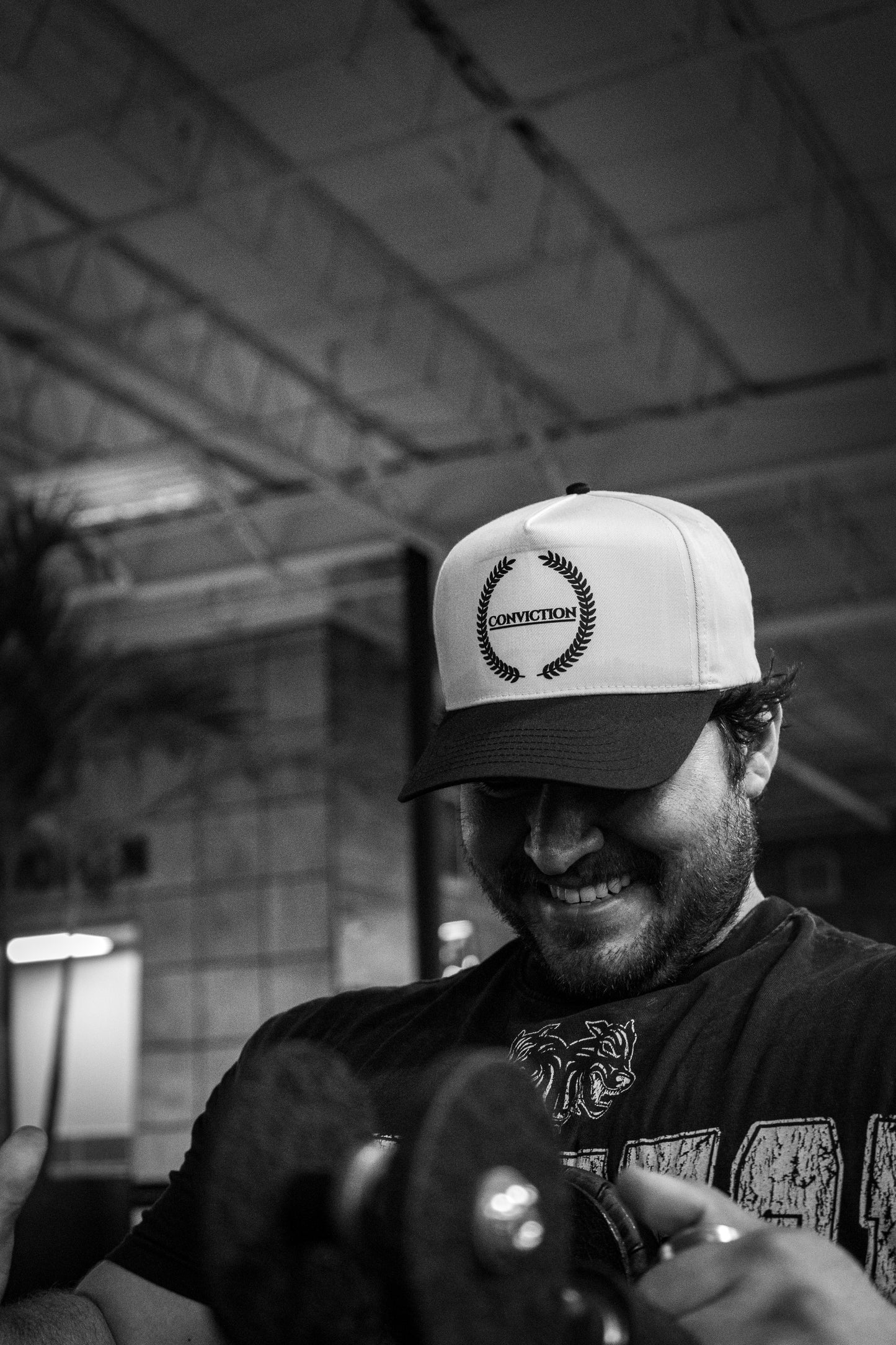 CONVICTION FOUNDATION 5 PANEL HAT IN CREAM/BLACK