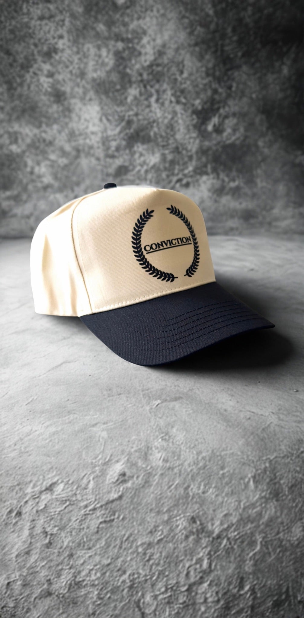 CONVICTION FOUNDATION 5 PANEL HAT IN CREAM/BLACK
